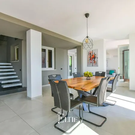 Maggiore View Apartment *