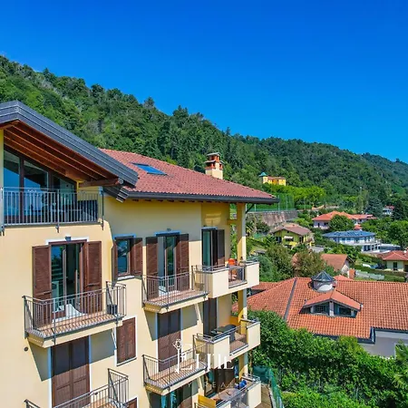 Maggiore View Apartmán *