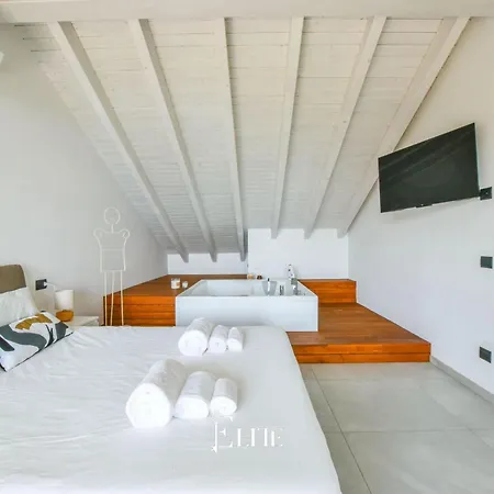 Apartment Maggiore View *